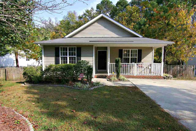 1202 Poplar Ridge Dr, Fuquay Varina, NC 27526