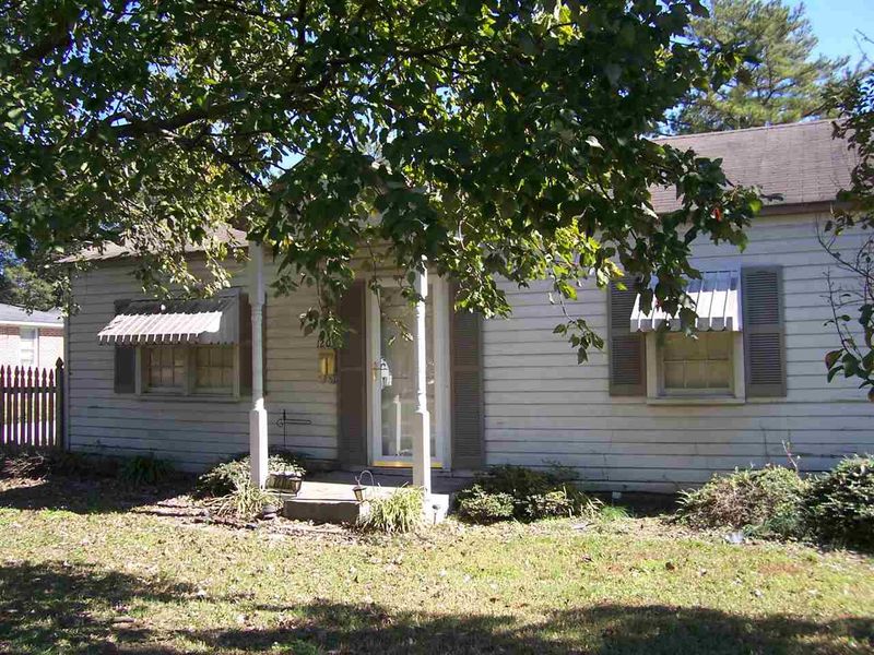 1203 S Brightleaf Blvd, Smithfield, NC 27577