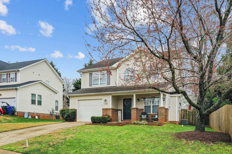 1203 Fieldstone Dr, Mebane, NC 27302