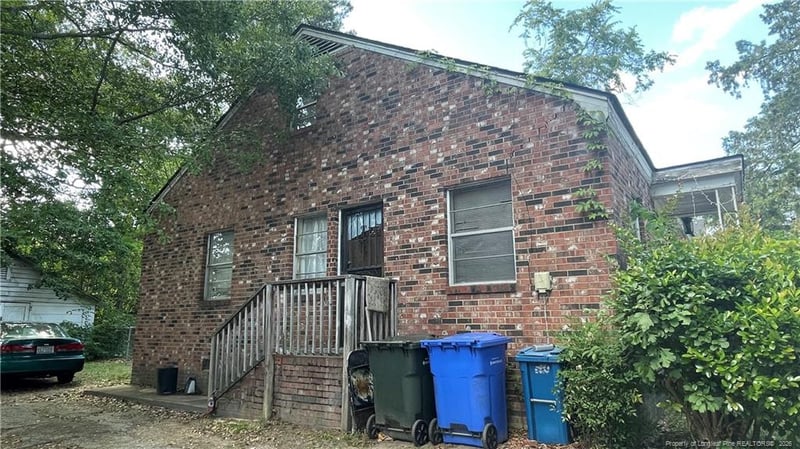 1203 Hillsboro St, Fayetteville, NC 28301