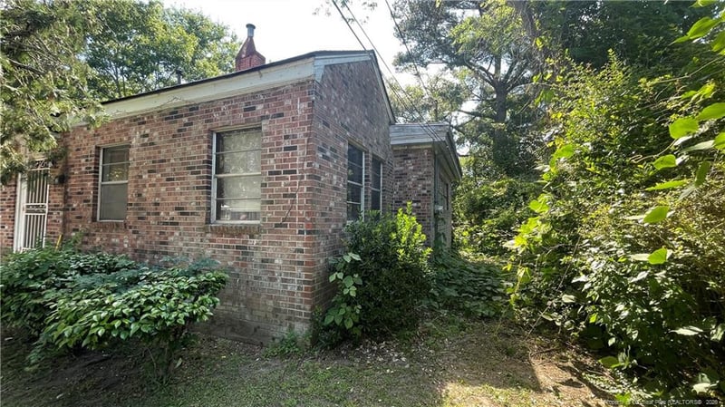 1203 Hillsboro St, Fayetteville, NC 28301