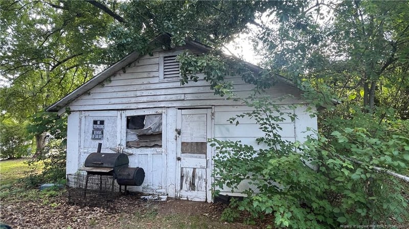 1203 Hillsboro St, Fayetteville, NC 28301