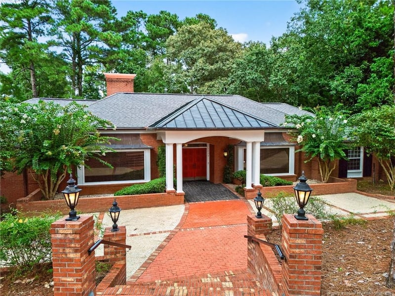 1203 Longleaf Dr, Fayetteville, NC 28305