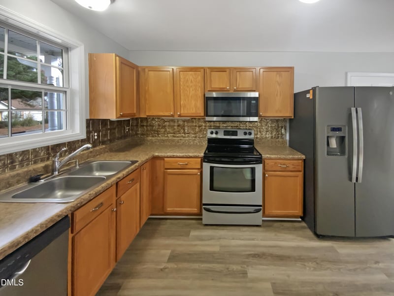 1203 Poplar Ridge Rd, Fuquay Varina, NC 27526