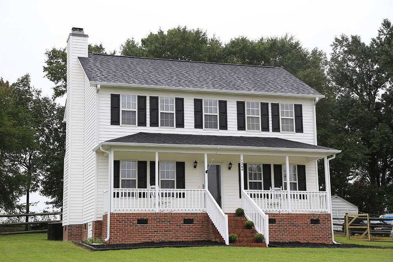 1204 Ashton Hollow Dr, Raleigh, NC 27603