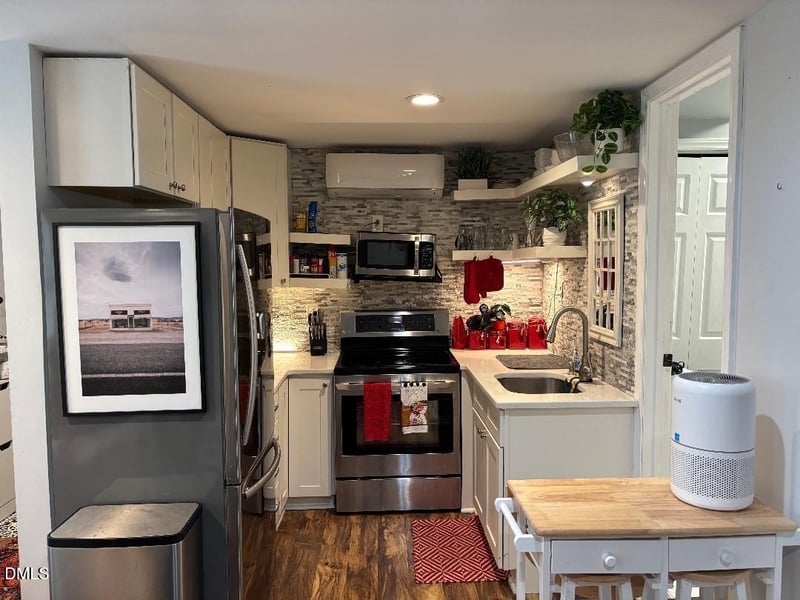 1204 Belhaven Rd, Cary, NC 27513