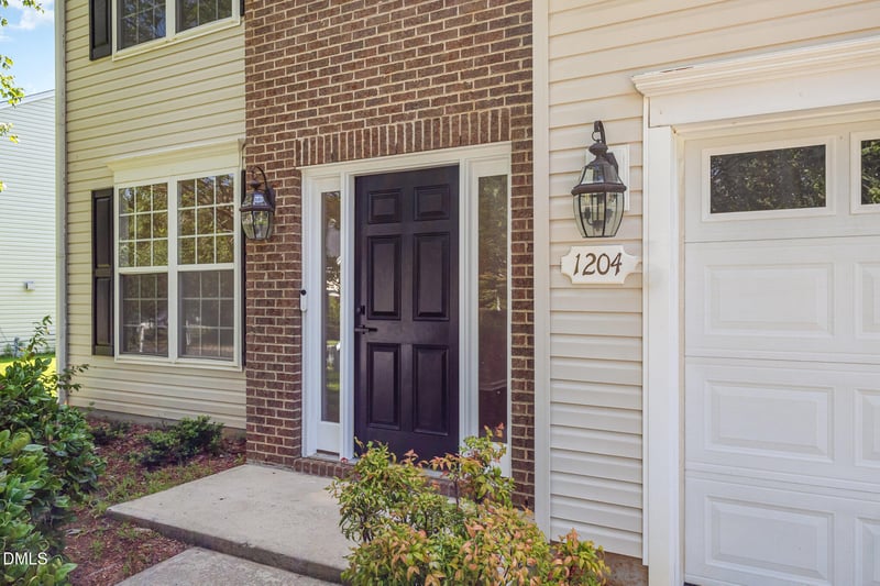 1204 Bethpage Dr, Mebane, NC 27302