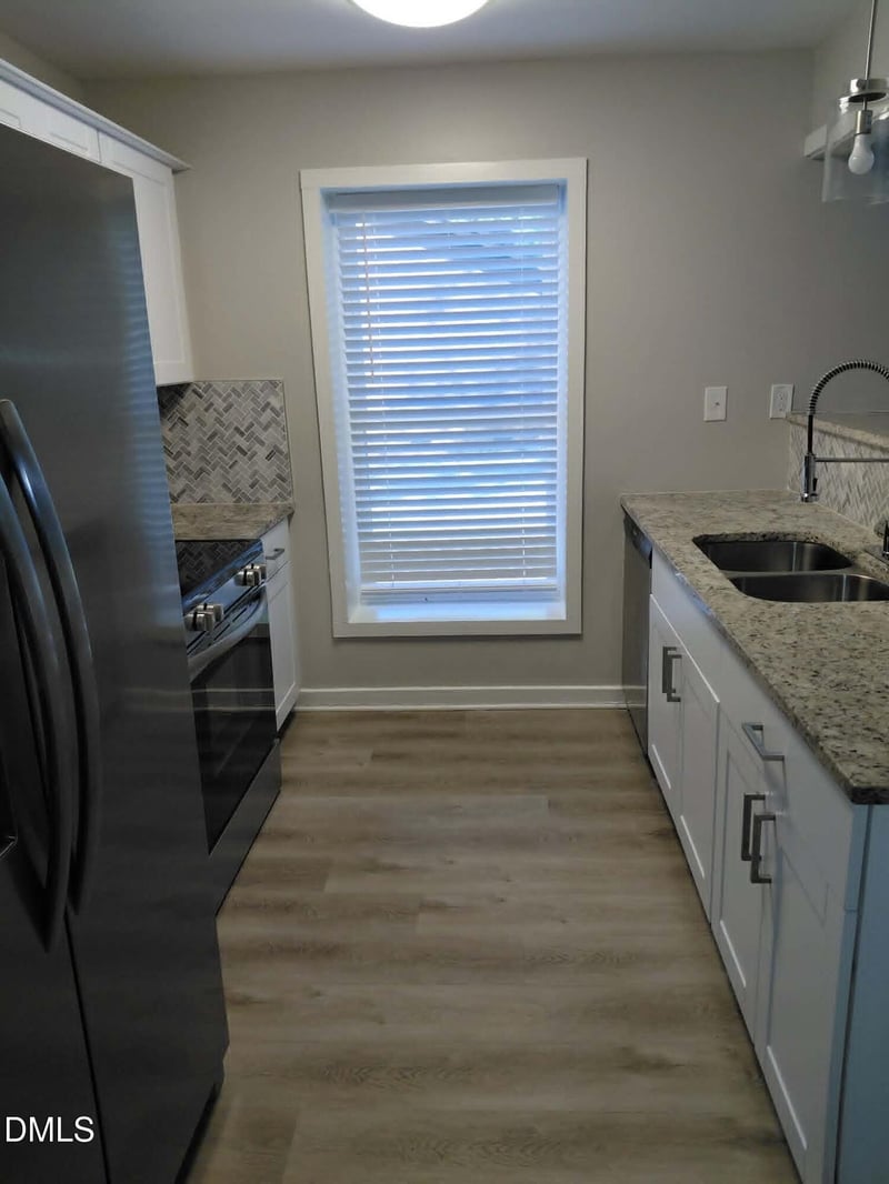 1204 Cedarhurst Dr, Sanford, NC 27332