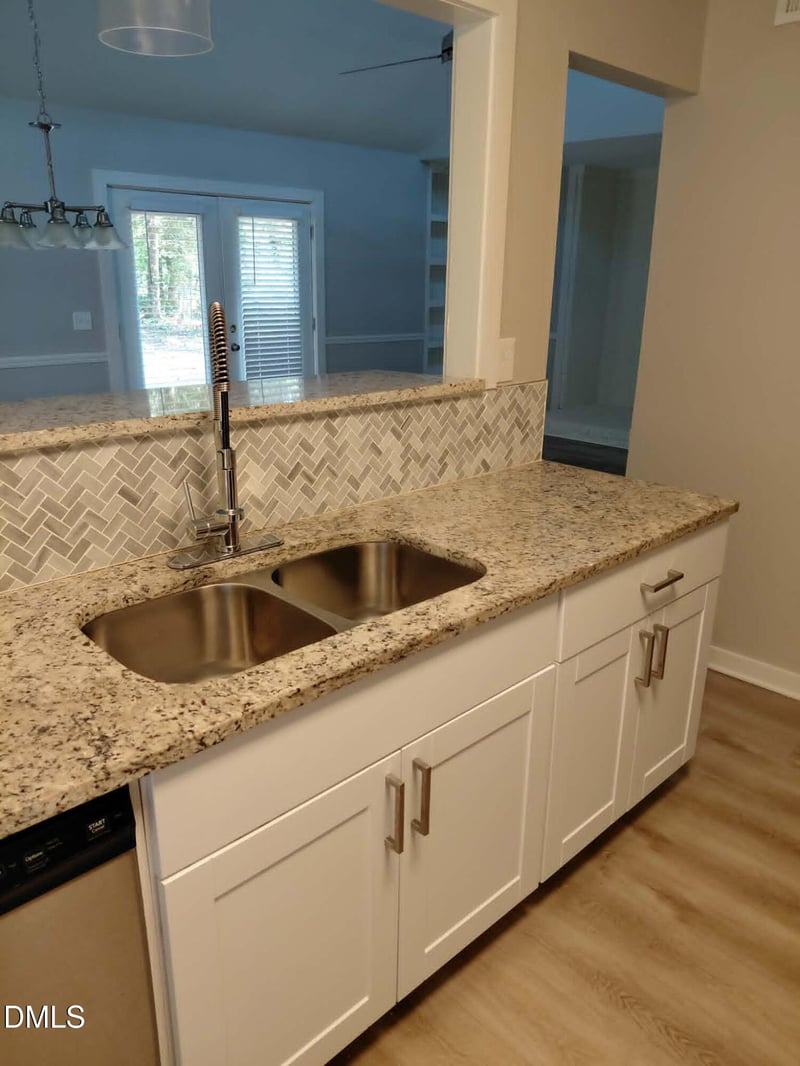 1204 Cedarhurst Dr, Sanford, NC 27332