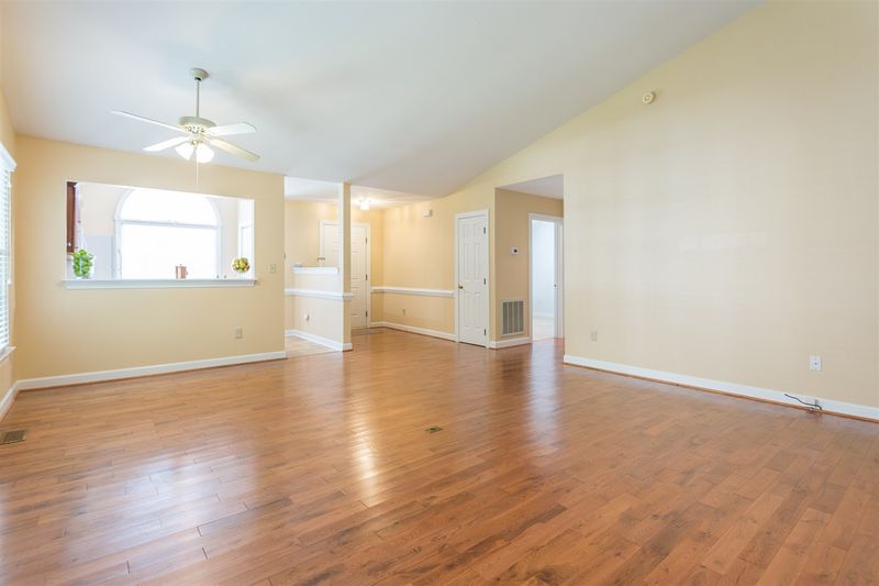 1204 Cranebridge Pl, Durham, NC 27517