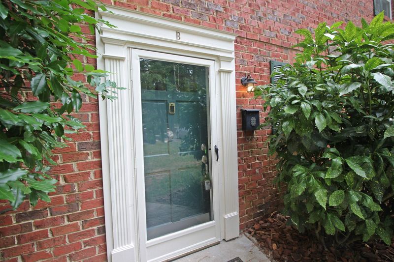 1204 Falls Church Rd #B, Raleigh, NC 27609