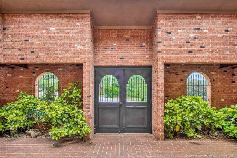 1204 Longleaf Dr, Fayetteville, NC 28305