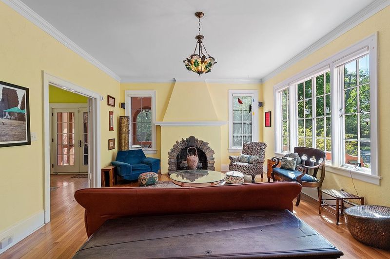 1204 W Markham Ave, Durham, NC 27701