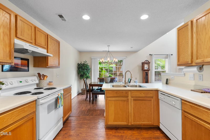 1204 Meadow Moss Ct, Raleigh, NC 27613