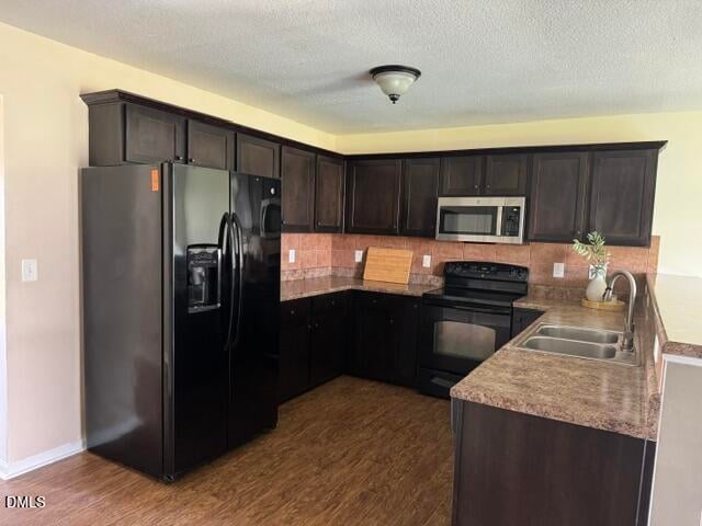 1204 Piper Ct, Hope Mills, NC 28348