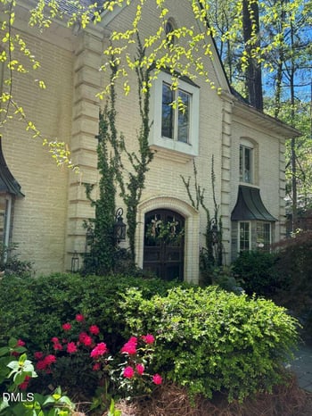 1204 Queensferry Rd, Cary, NC 27511