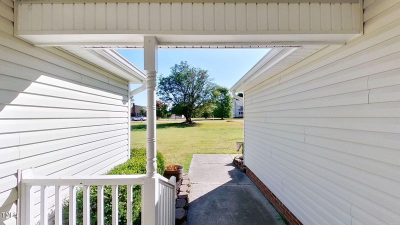 1204 Ridge Dr, Clayton, NC 27520