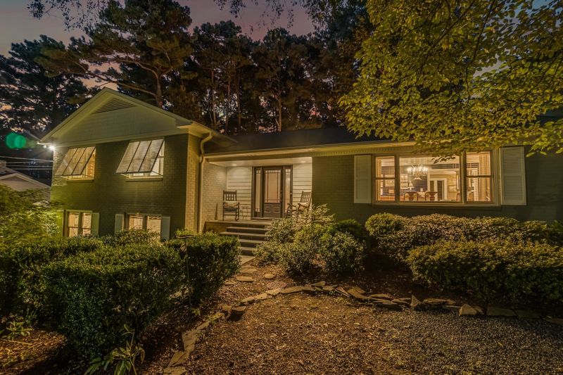 1204 Westmoreland Dr, Raleigh, NC 27612