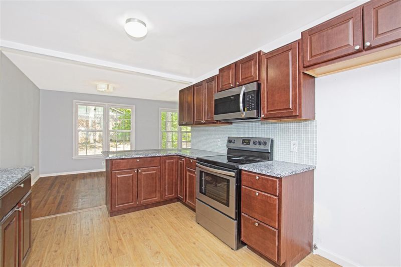 1205 Cypress Rd, Chapel Hill, NC 27517