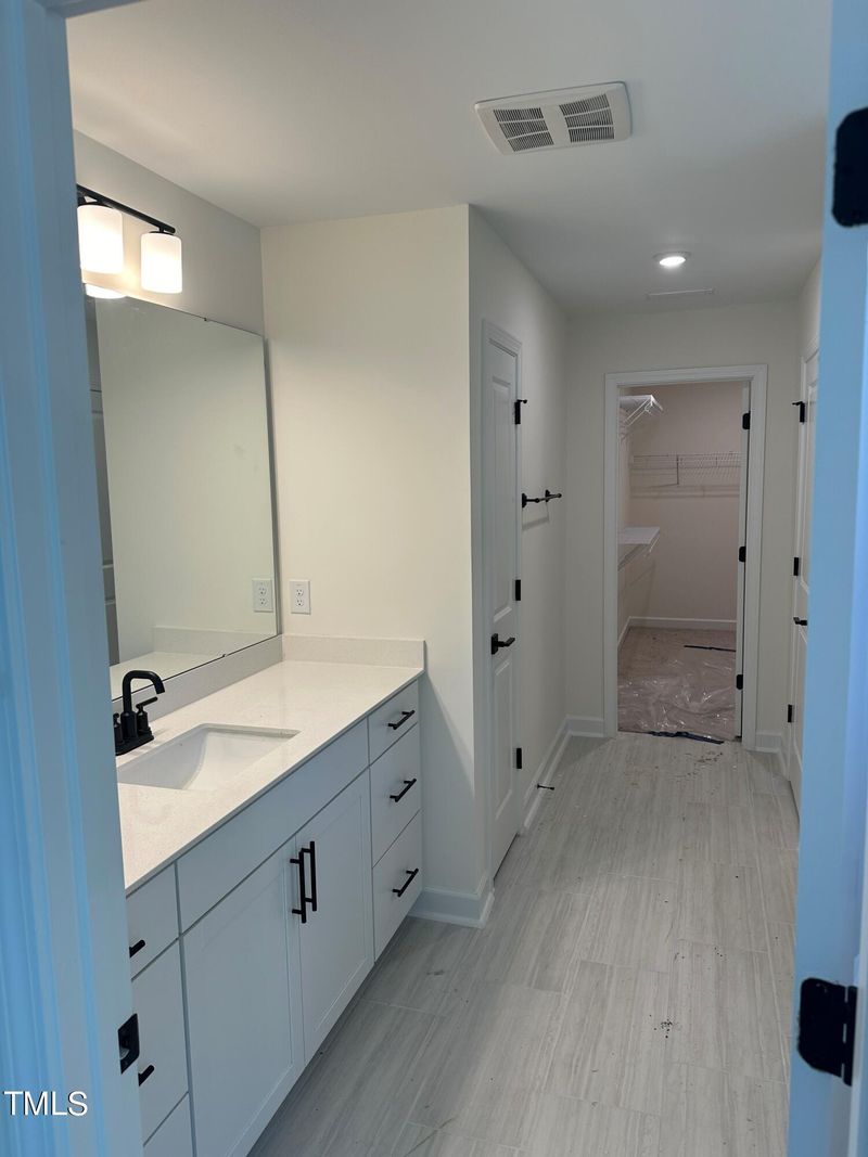 1205 Dimaggio Dr #14, Raleigh, NC 27616