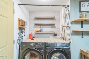 1205 John Breckenridge Dr, Hillsborough, NC 27278