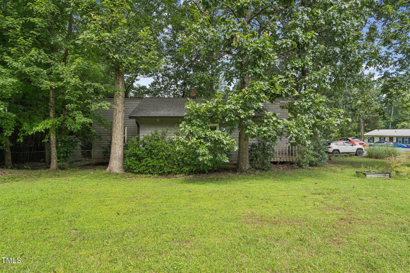 1205 John Breckenridge Dr, Hillsborough, NC 27278