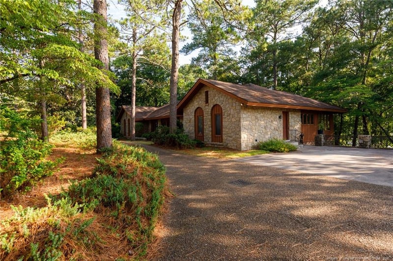 1205 Longleaf Dr, Fayetteville, NC 28305