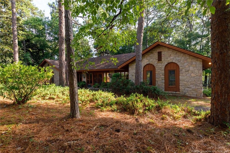 1205 Longleaf Dr, Fayetteville, NC 28305