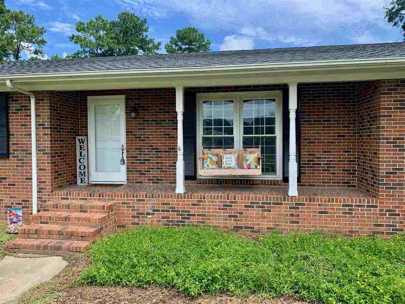 1205 N Wall St, Benson, NC 27504