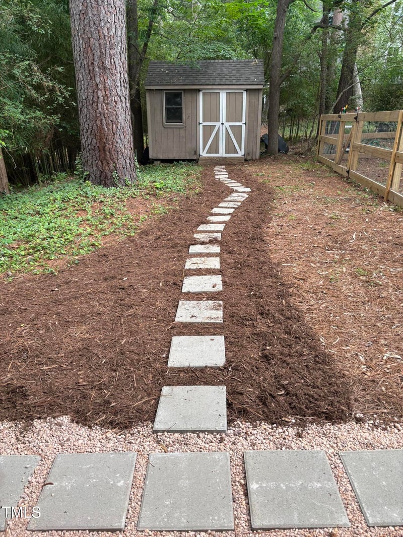 1205 Willow Dr, Chapel Hill, NC 27514
