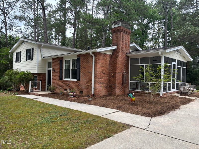 1205 Willow Dr, Chapel Hill, NC 27514