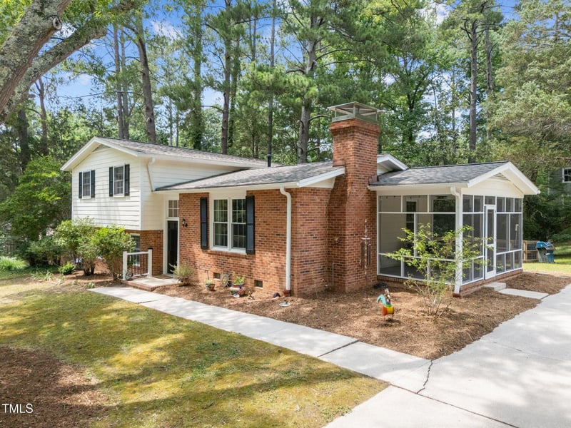1205 Willow Dr, Chapel Hill, NC 27517