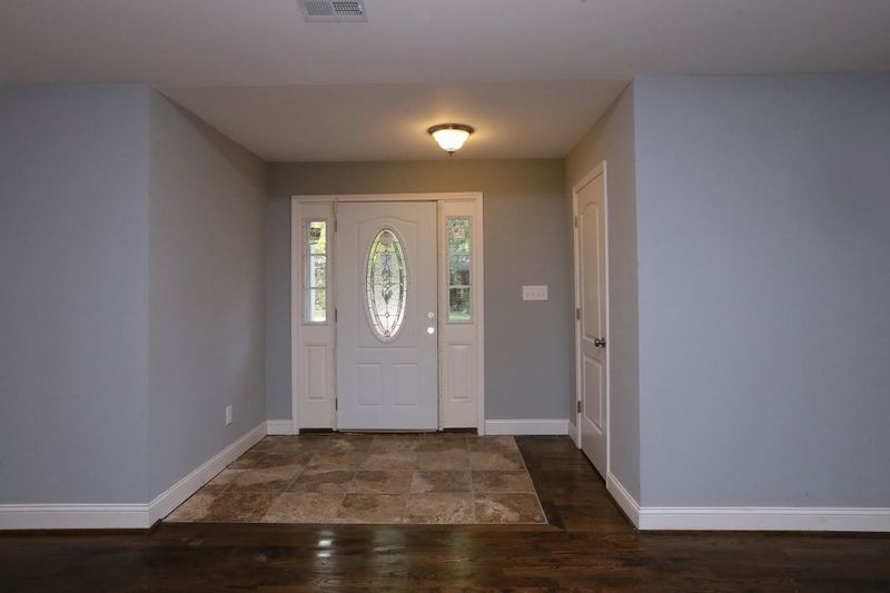1206 Castalia Dr, Cary, NC 27511