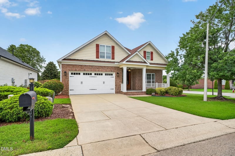 1206 Crystal Water Dr, Fuquay Varina, NC 27526