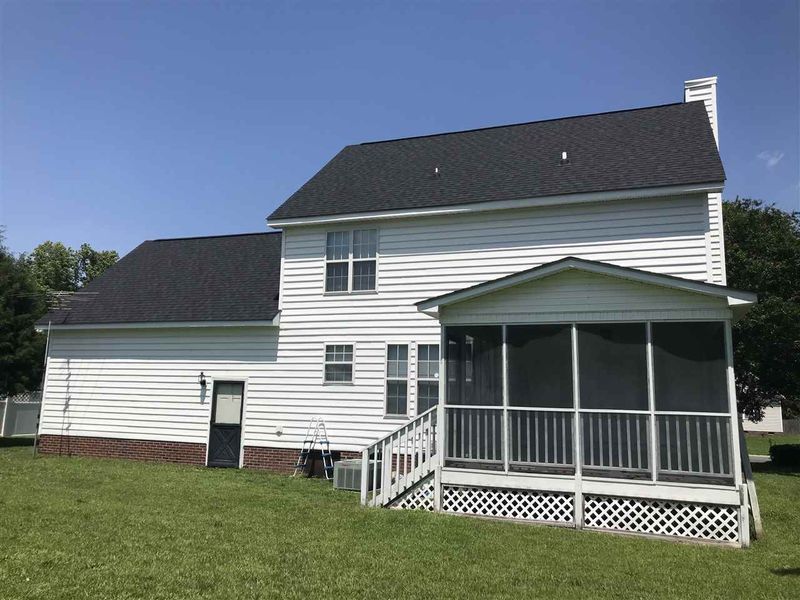 1206 Dixie Dr, Selma, NC 27576