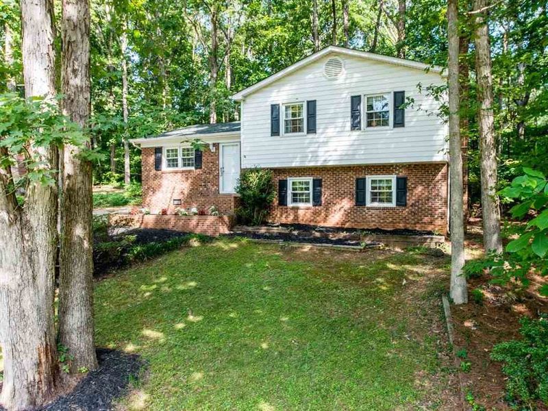 1206 Highland Trl, Cary, NC 27511