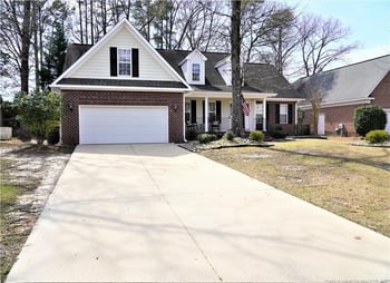 1206 Hunters Trl, Hope Mills, NC 28348