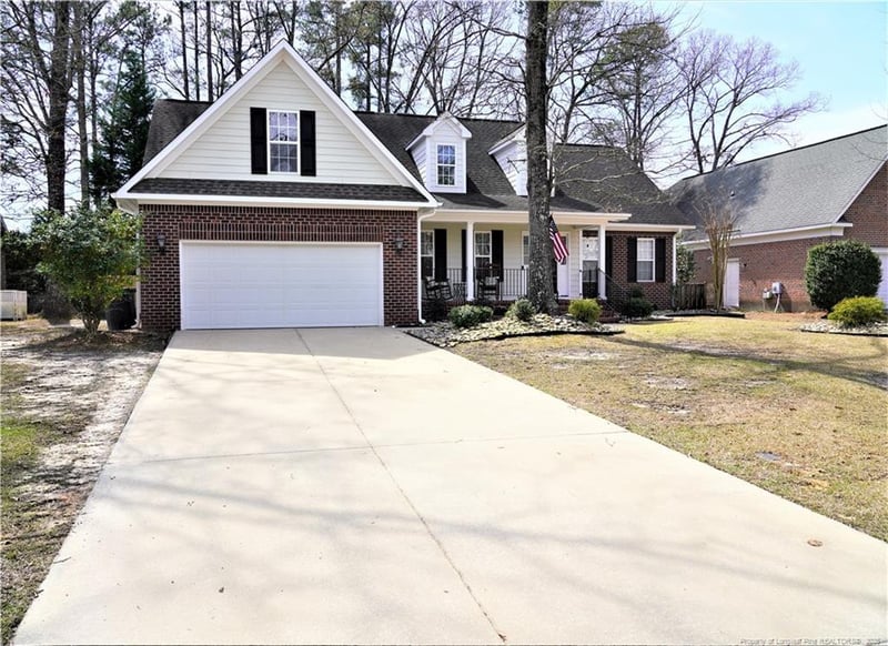 1206 Hunters Trl, Hope Mills, NC 28348