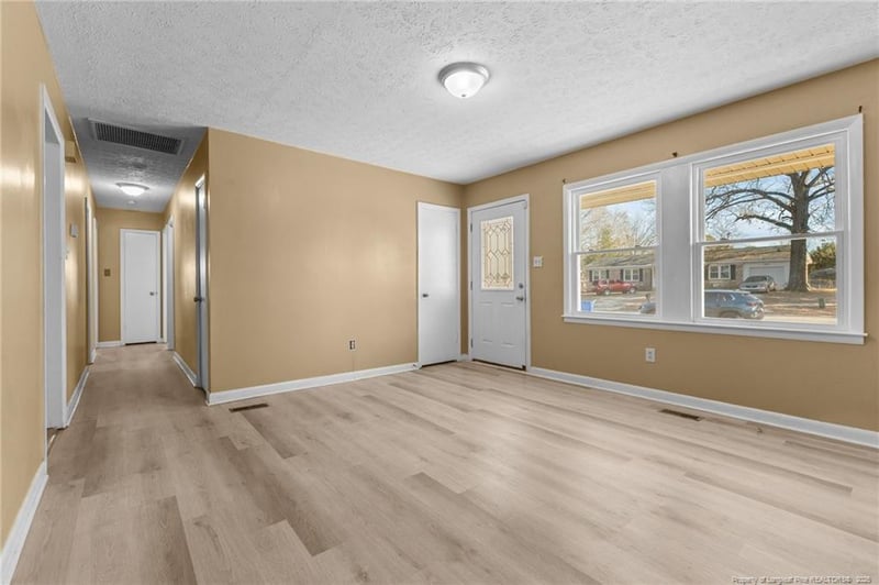 1206 Kienast Dr, Fayetteville, NC 28314