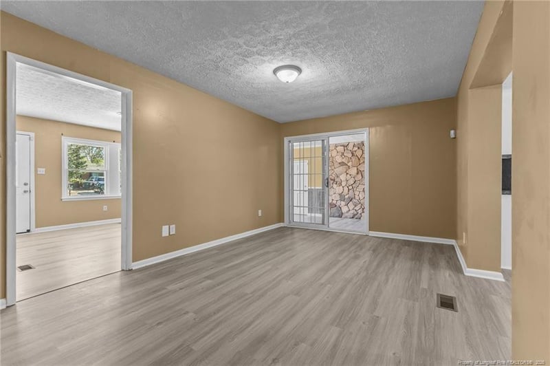 1206 Kienast Dr, Fayetteville, NC 28314