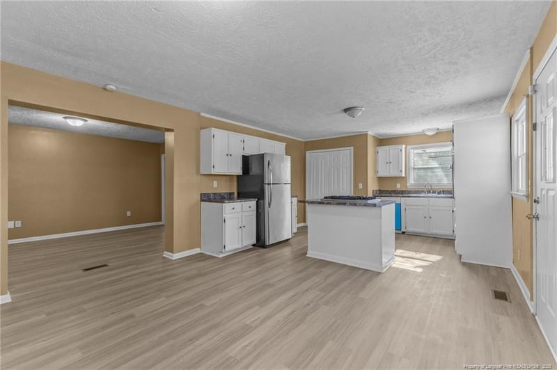 1206 Kienast Dr, Fayetteville, NC 28314