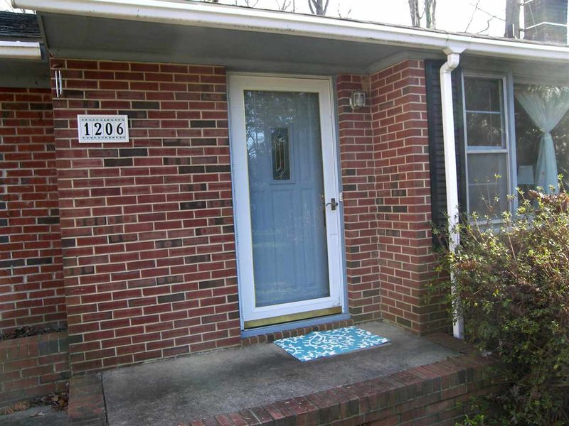 1206 E Oak Dr, Durham, NC 27712
