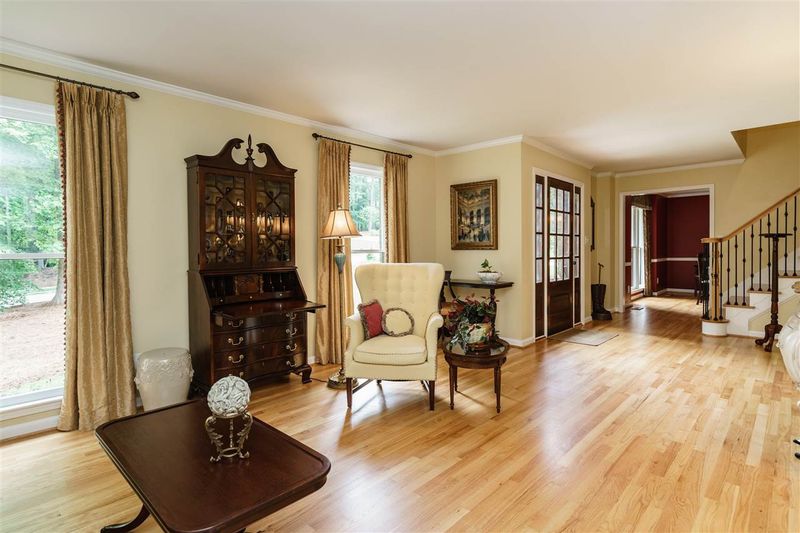 1206 Queensferry Rd, Cary, NC 27511