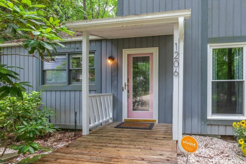 1206 Selwyn Ln, Cary, NC 27511