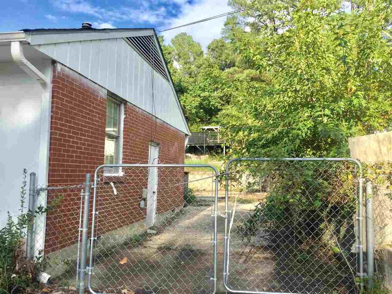 1207 Bunche Dr, Raleigh, NC 27610