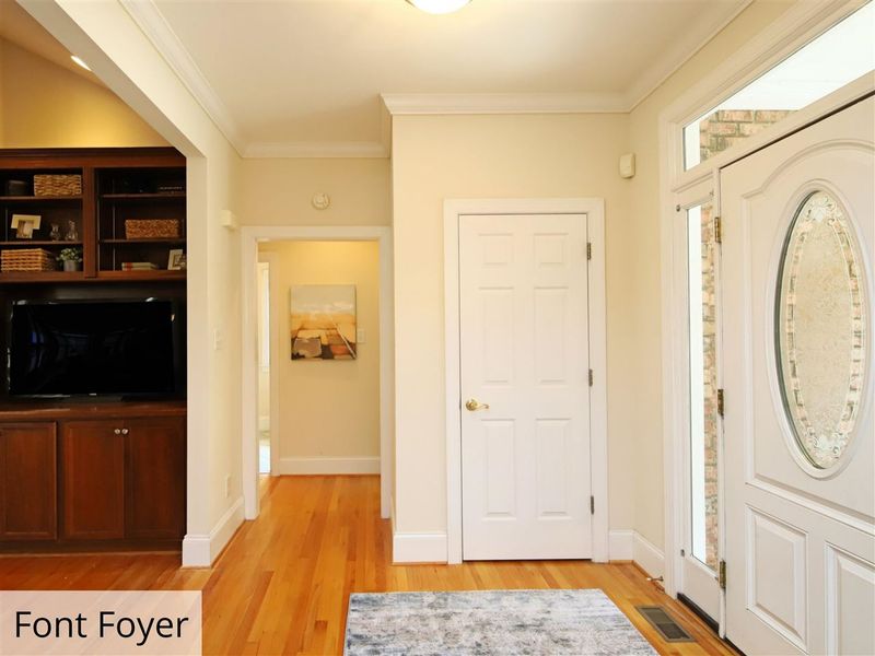 1207 Champions Pointe Dr, Durham, NC 27712