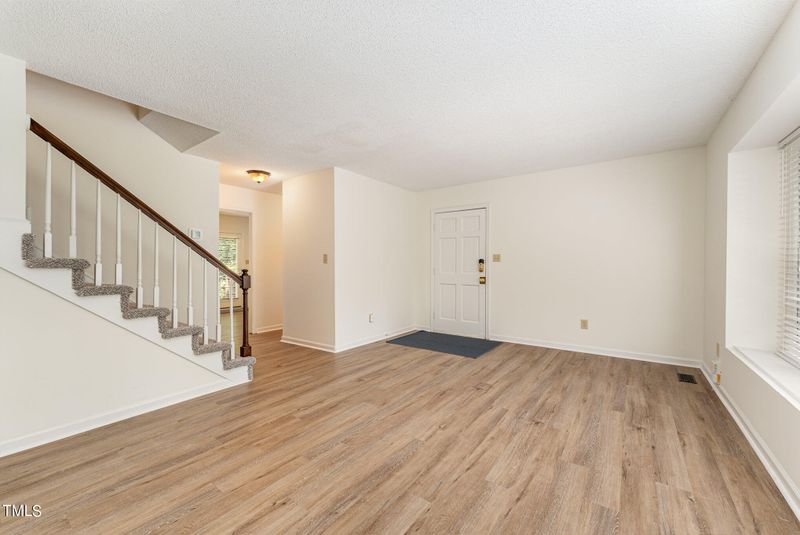 1207 Collington Dr, Cary, NC 27511