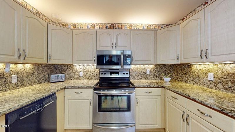 1207 Old Sawmill Rd, Chapel Hill, NC 27516