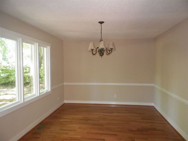 1207 Seabrook Ave, Cary, NC 27511