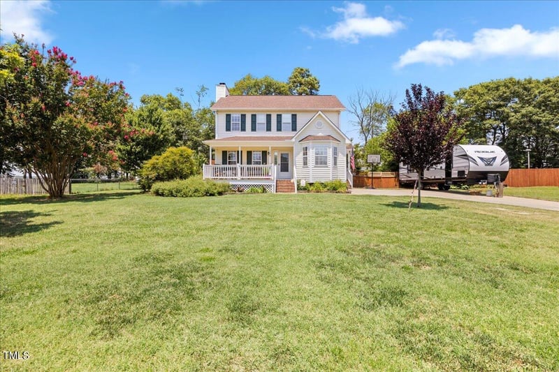 1208 Ashton Hollow Dr, Raleigh, NC 27603